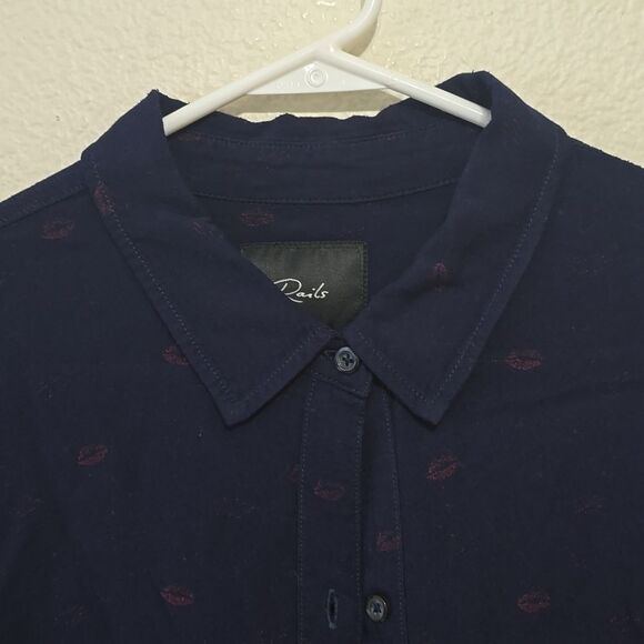 Rails Navy Kiss Me Rocsi Metallic Lip Print Size medium - Picture 3 of 10